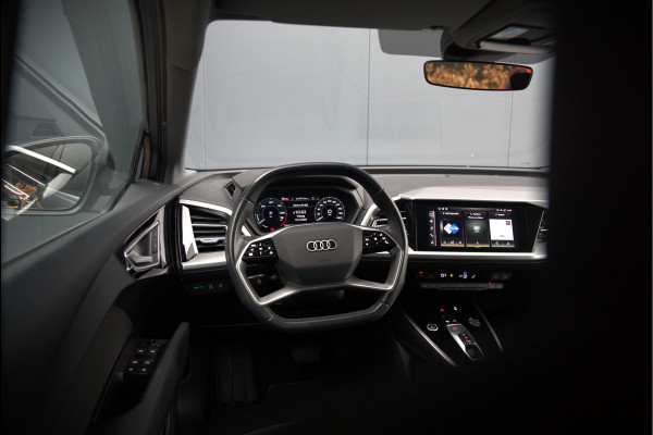 Audi Q4 e-tron 35 Launch edition Advanced 55 kWh | Stoelverwarming | Cruise Control | Navigatie | Apple Carplay | Keyless | Parkeersensoren | RS Seats | Matrix LED | BTW | NAP
