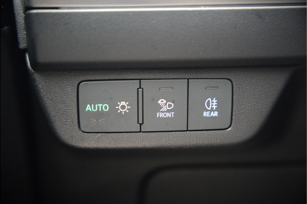 Audi Q4 e-tron 35 Launch edition Advanced 55 kWh | Stoelverwarming | Cruise Control | Navigatie | Apple Carplay | Keyless | Parkeersensoren | RS Seats | Matrix LED | BTW | NAP
