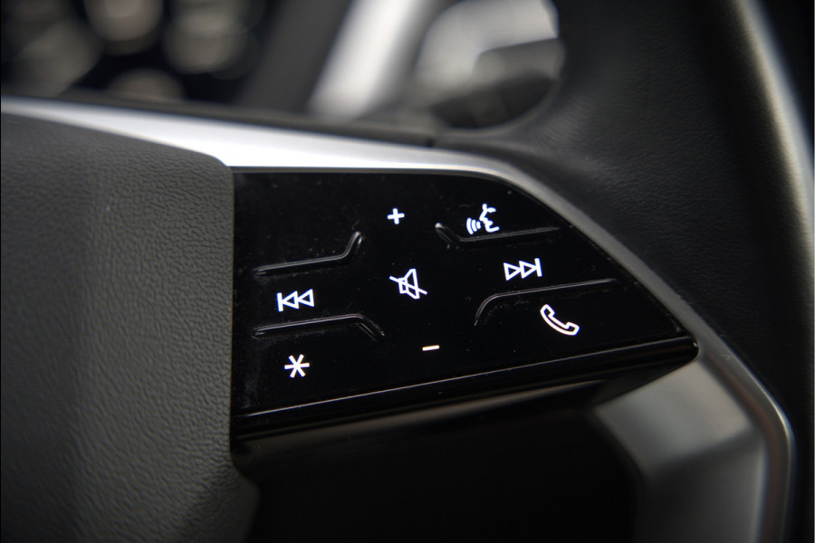 Audi Q4 e-tron 35 Launch edition Advanced 55 kWh | Stoelverwarming | Cruise Control | Navigatie | Apple Carplay | Keyless | Parkeersensoren | RS Seats | Matrix LED | BTW | NAP
