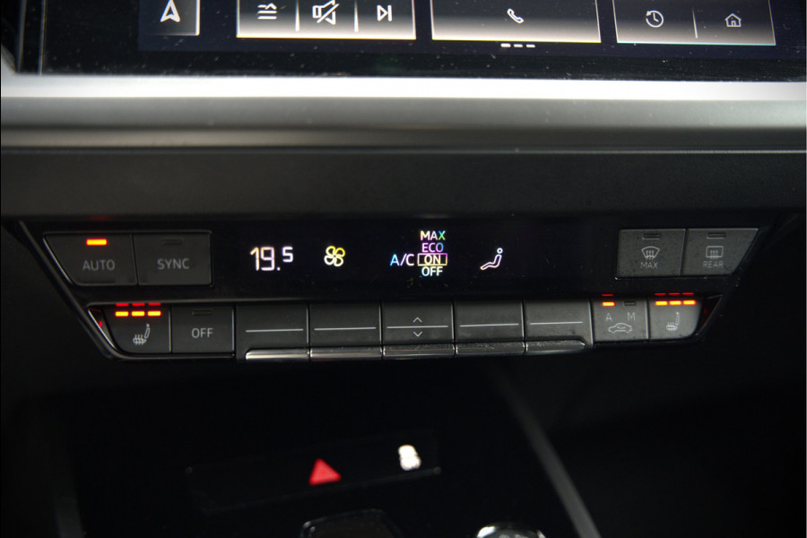 Audi Q4 e-tron 35 Launch edition Advanced 55 kWh | Stoelverwarming | Cruise Control | Navigatie | Apple Carplay | Keyless | Parkeersensoren | RS Seats | Matrix LED | BTW | NAP