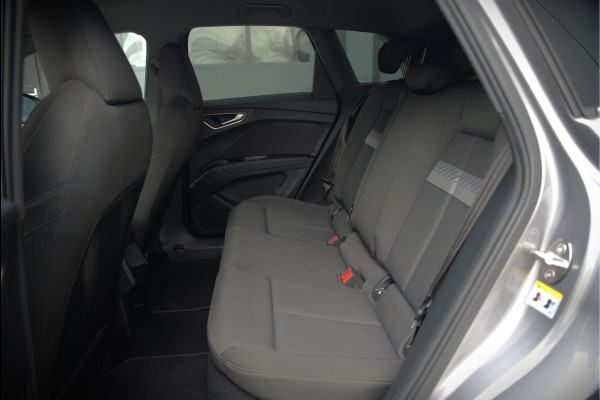 Audi Q4 e-tron 35 Launch edition Advanced 55 kWh | Stoelverwarming | Cruise Control | Navigatie | Apple Carplay | Keyless | Parkeersensoren | RS Seats | Matrix LED | BTW | NAP