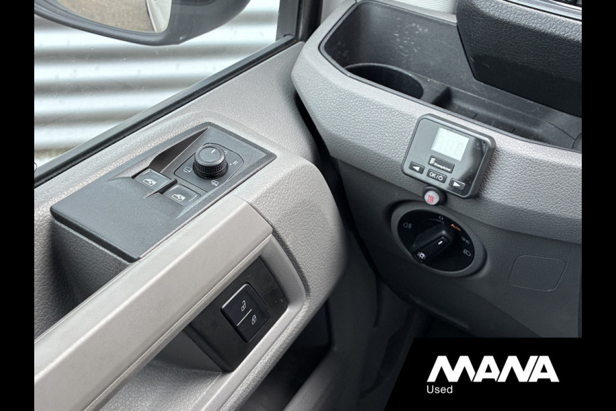 Volkswagen Crafter 2.0TDI 140PK L3H2 Automaat LED Standkachel Cruise Carplay Trekhaak Stoelverwarming Stuurwielverwarming