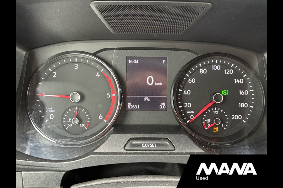 Volkswagen Crafter 2.0TDI 140PK L3H2 Automaat LED Standkachel Cruise Carplay Trekhaak Stoelverwarming Stuurwielverwarming