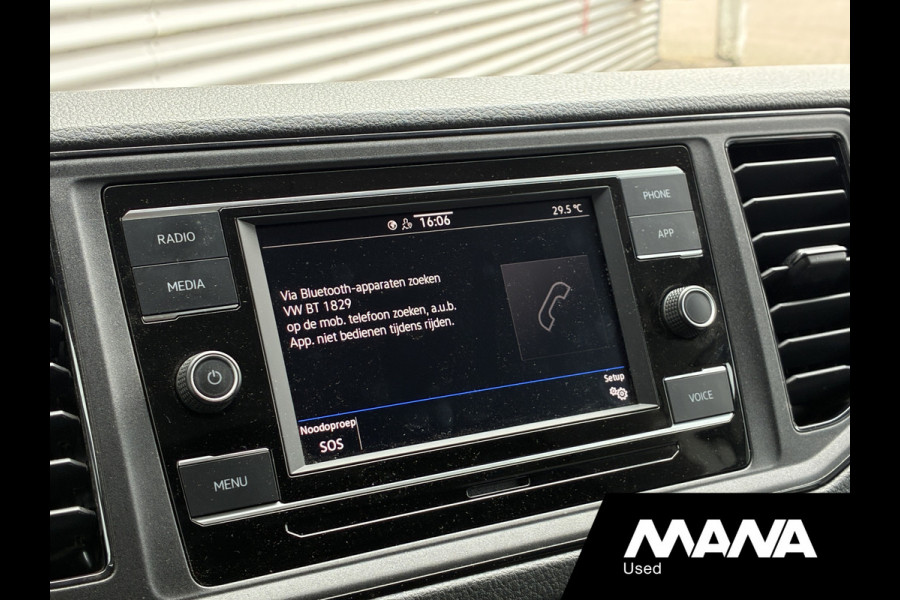 Volkswagen Crafter 2.0TDI 140PK L3H2 Automaat LED Standkachel Cruise Carplay Trekhaak Stoelverwarming Stuurwielverwarming