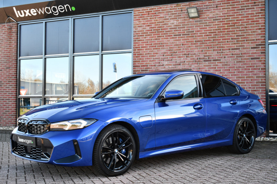 BMW 3-serie 330e xDrive M-Sport Pro Pano M-zetels ACC HUD 19inch El-klep