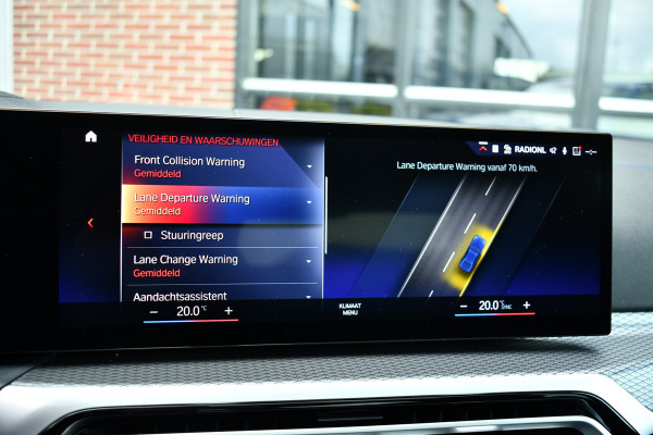 BMW 3-serie 330e xDrive M-Sport Pro Pano M-zetels ACC HUD 19inch El-klep