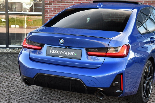 BMW 3-serie 330e xDrive M-Sport Pro Pano M-zetels ACC HUD 19inch El-klep