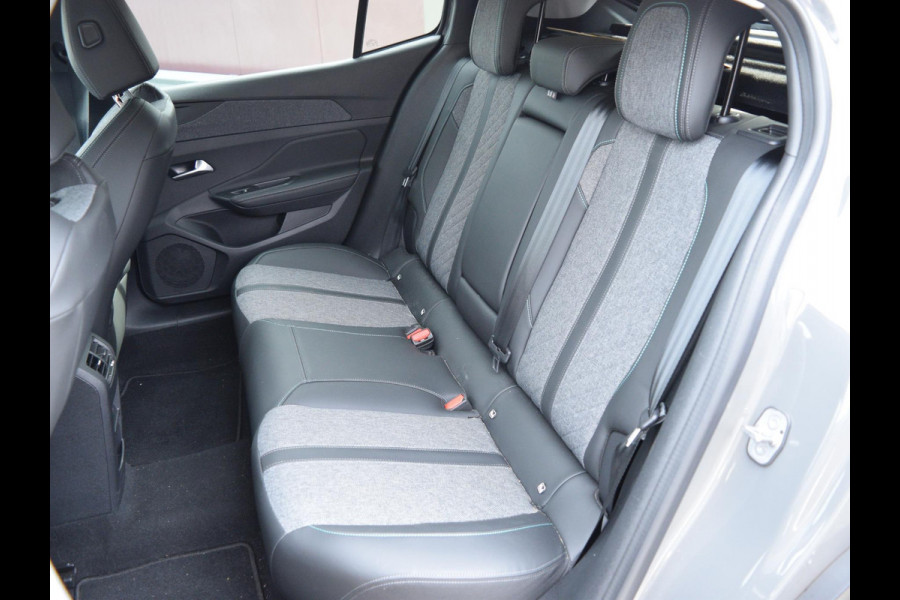 Peugeot 408 1.2 PureTech Allure Pack 130 EAT8 NAVIGATIE & CARPLAY | CAMERA MET SENSOREN | E.C.C. |