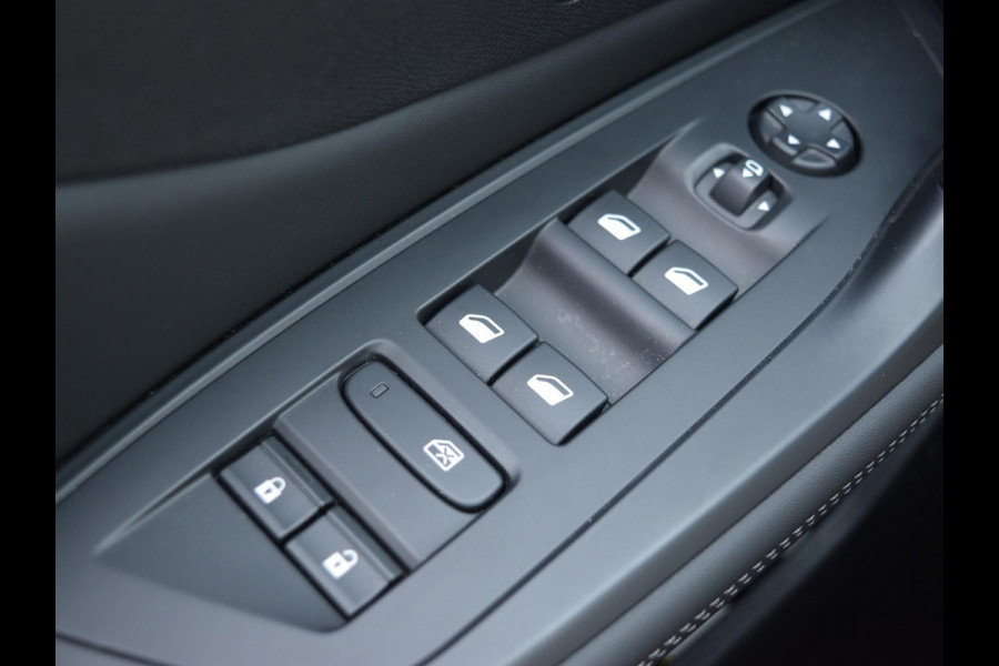 Peugeot 408 1.2 PureTech Allure Pack 130 EAT8 NAVIGATIE & CARPLAY | CAMERA MET SENSOREN | E.C.C. |