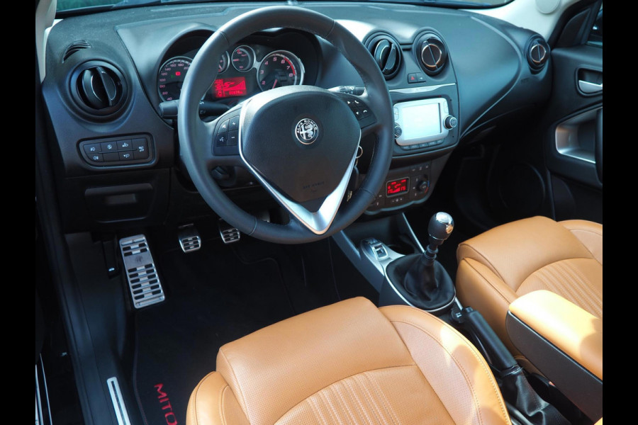 Alfa Romeo MiTo 0.9 TwinAir Super 105PK / Leder / Navigatie / DAB / Clima