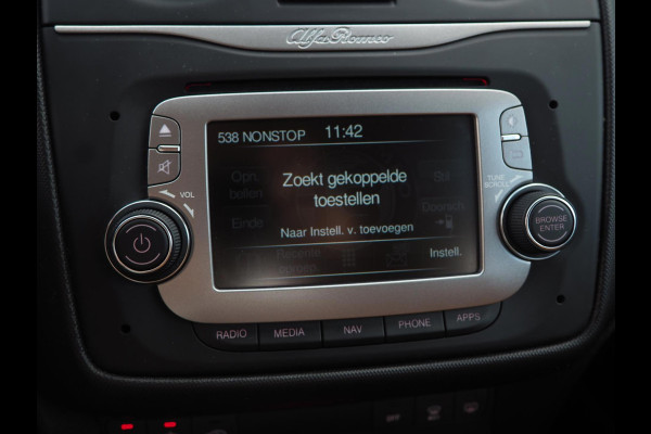 Alfa Romeo MiTo 0.9 TwinAir Super 105PK / Leder / Navigatie / DAB / Clima