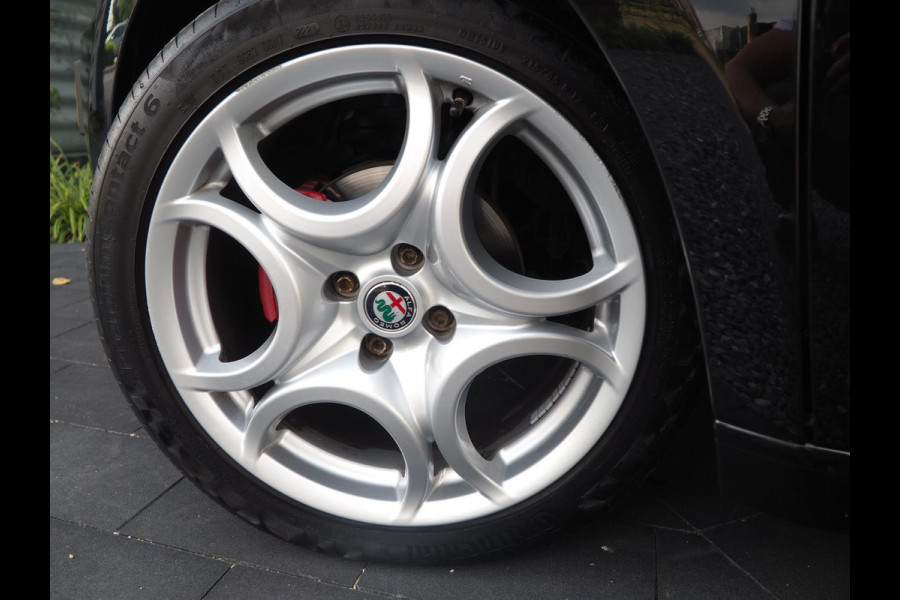 Alfa Romeo MiTo 0.9 TwinAir Super 105PK / Leder / Navigatie / DAB / Clima