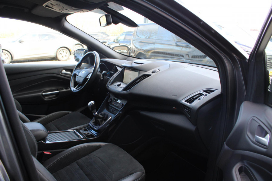 Ford Kuga 1.5 EcoBoost ST Line | Trekhaak 1800KG | Climate Control | Navigatie | Camera | Cruise Control |