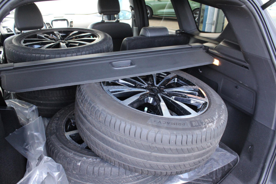 Ford Kuga 1.5 EcoBoost ST Line | Trekhaak 1800KG | Climate Control | Navigatie | Camera | Cruise Control |