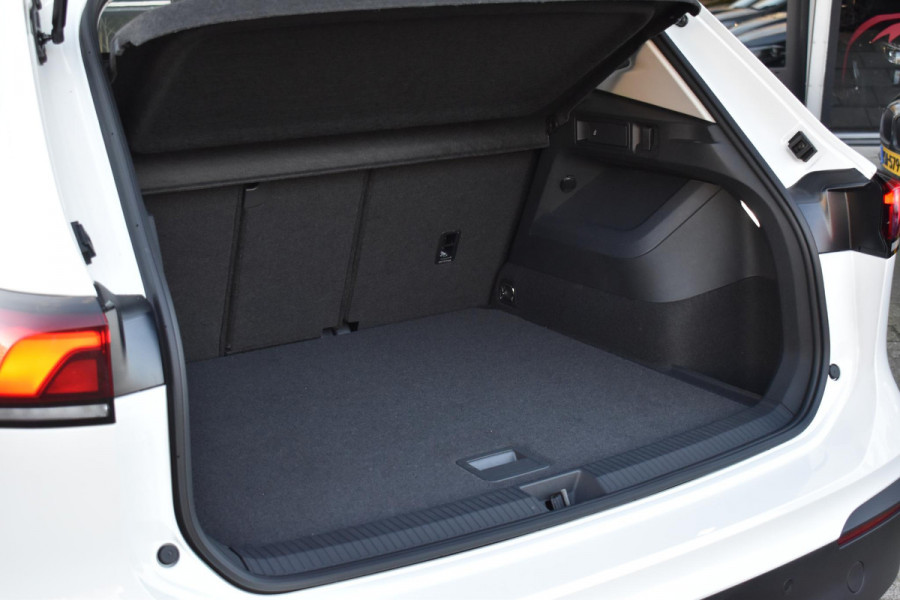 Volkswagen Tiguan 1.5 eTSI Life Edition Lane ACC Camera StuurVw