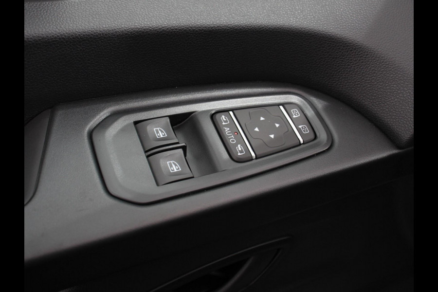 Renault Trafic 2.0 Blue dCi 150 T30 L2H1 Advance Automaat Navigatie bluetooth DAB Camera Airco Trekhaak Lichtmetalen velgen