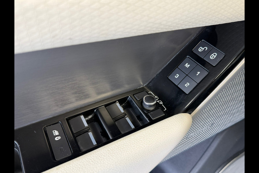 Land Rover Range Rover Velar 3.0 V6 AWD R-Dynamic SE AUT. PANORAMADAK NAVIGATIE PDC LEDER MEMORY KEYLESS-GO CAMERA