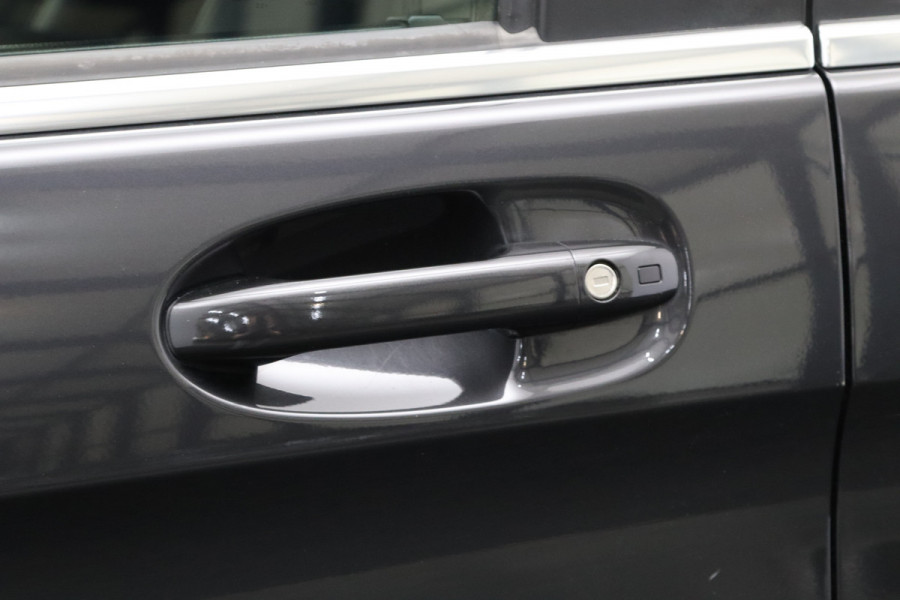 Mercedes-Benz V-Klasse 300d 237 PK 4-MATIC Extra Lang DC Avantgarde Edition AMG-Pakket, Trekhaak, Burmester, 360 Camera, Adap. Cruise