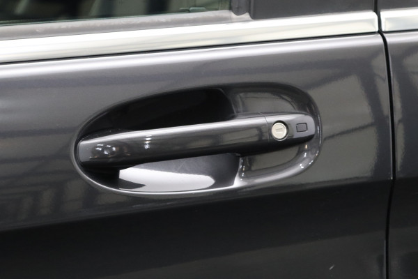 Mercedes-Benz V-Klasse 300d 237 PK 4-MATIC Extra Lang DC Avantgarde Edition AMG-Pakket, Trekhaak, Burmester, 360 Camera, Adap. Cruise