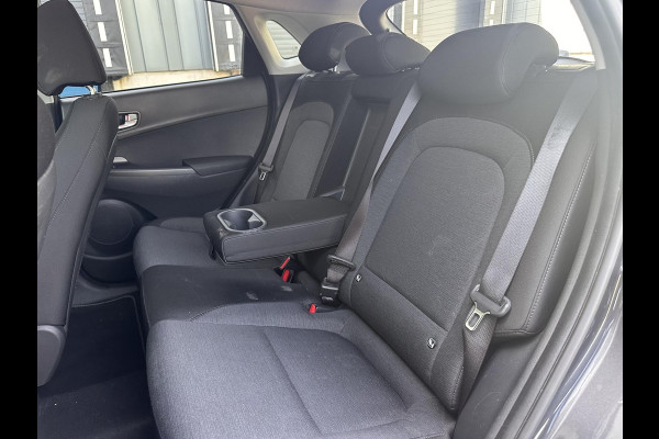 Hyundai Kona EV Fashion 64 kWh | SOH: 96,3%| Facelift | 3 Fase | Warmtepomp | Navi | HUD | Adaptive CC | Camera |
