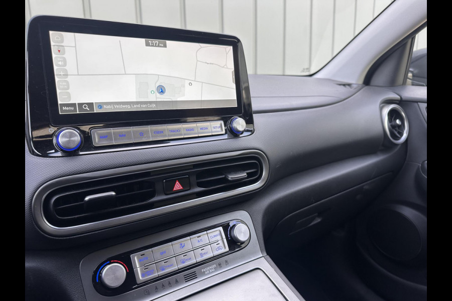 Hyundai Kona EV Fashion 64 kWh | SOH: 96,3%| Facelift | 3 Fase | Warmtepomp | Navi | HUD | Adaptive CC | Camera |