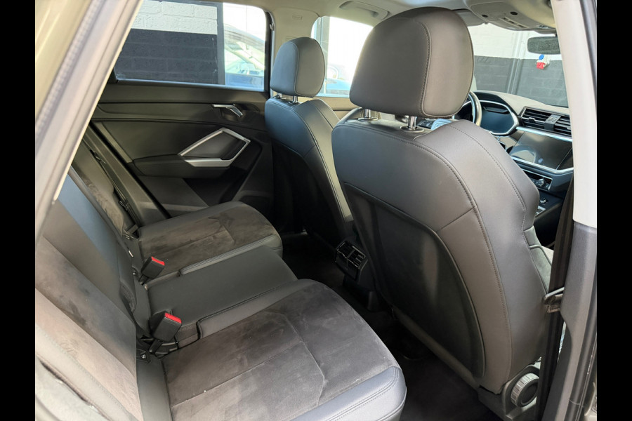 Audi Q3 35 TFSI Pro Line | S-Line | Pano | Alcantara | Virtual | Camera | Top Uitvoering