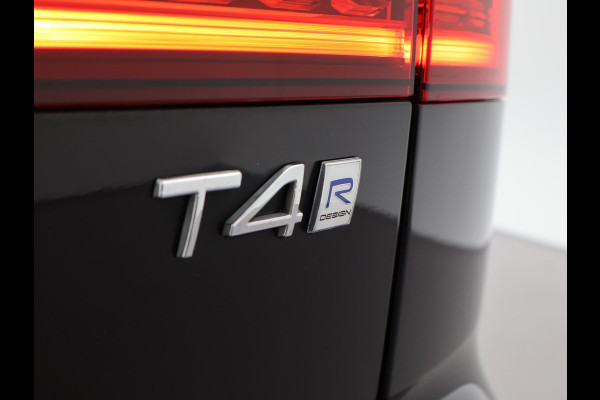 Volvo V60 2.0 T4 190 PK R-DESIGN + PANORAMADAK | WEGKL. TREKHAAK | STUURVERW. | ADAPTIVE CRUISE CONTROL