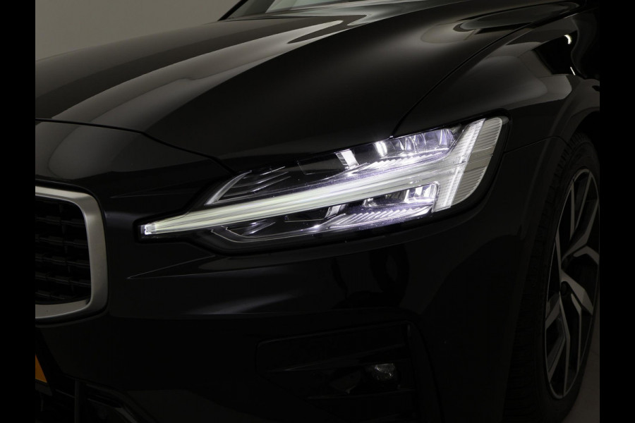 Volvo V60 2.0 T4 190 PK R-DESIGN + PANORAMADAK | WEGKL. TREKHAAK | STUURVERW. | ADAPTIVE CRUISE CONTROL
