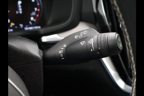 Volvo V60 2.0 T4 190 PK R-DESIGN + PANORAMADAK | WEGKL. TREKHAAK | STUURVERW. | ADAPTIVE CRUISE CONTROL