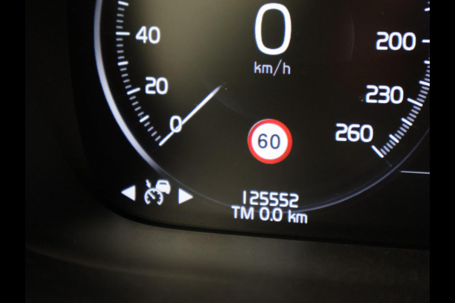 Volvo V60 2.0 T4 190 PK R-DESIGN + PANORAMADAK | WEGKL. TREKHAAK | STUURVERW. | ADAPTIVE CRUISE CONTROL