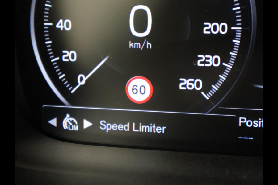 Volvo V60 2.0 T4 190 PK R-DESIGN + PANORAMADAK | WEGKL. TREKHAAK | STUURVERW. | ADAPTIVE CRUISE CONTROL