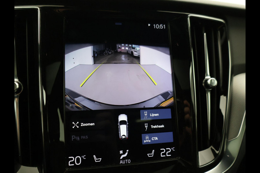 Volvo V60 2.0 T4 190 PK R-DESIGN + PANORAMADAK | WEGKL. TREKHAAK | STUURVERW. | ADAPTIVE CRUISE CONTROL