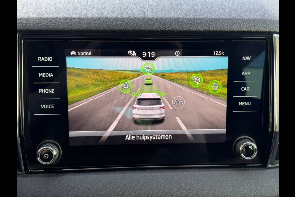 Škoda Karoq 1.5 TSI ACT Automaat Digital dash Carplay 360 Camera Cruise Navigatie Stoel-Stuur Verwarming Elek-A klep