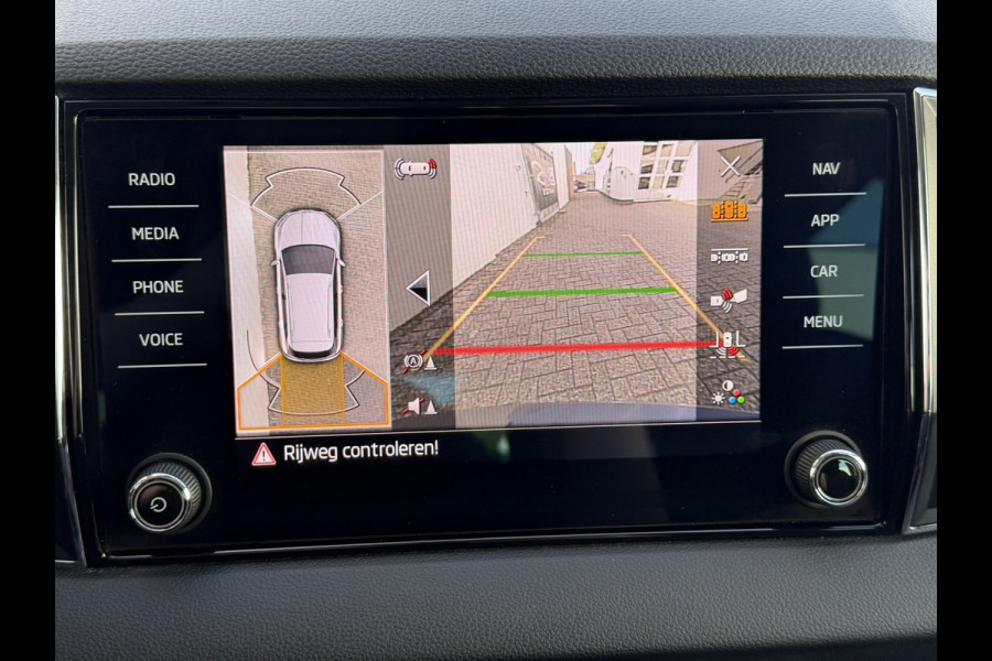 Škoda Karoq 1.5 TSI ACT Automaat Digital dash Carplay 360 Camera Cruise Navigatie Stoel-Stuur Verwarming Elek-A klep