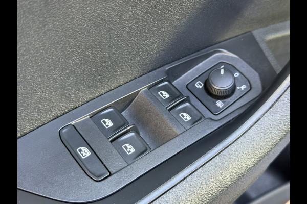 Škoda Karoq 1.5 TSI ACT Automaat Digital dash Carplay 360 Camera Cruise Navigatie Stoel-Stuur Verwarming Elek-A klep