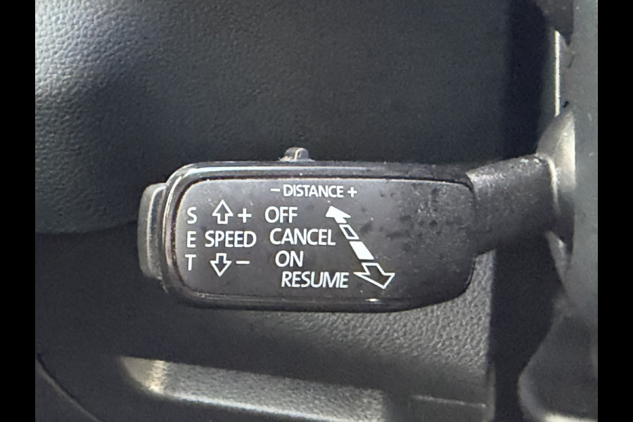 Škoda Karoq 1.5 TSI ACT Automaat Digital dash Carplay 360 Camera Cruise Navigatie Stoel-Stuur Verwarming Elek-A klep