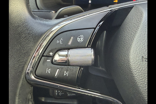 Škoda Karoq 1.5 TSI ACT Automaat Digital dash Carplay 360 Camera Cruise Navigatie Stoel-Stuur Verwarming Elek-A klep