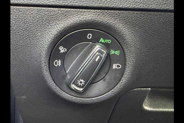 Škoda Karoq 1.5 TSI ACT Automaat Digital dash Carplay 360 Camera Cruise Navigatie Stoel-Stuur Verwarming Elek-A klep