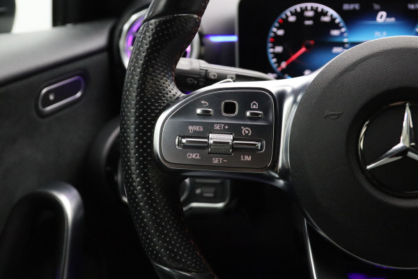 Mercedes-Benz A-Klasse 200 164 PK Automaat AMG Business Solution, Sfeerverlichting, Camera