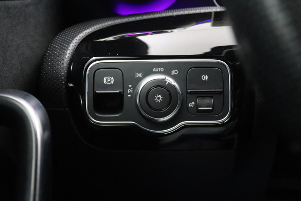 Mercedes-Benz A-Klasse 200 164 PK Automaat AMG Business Solution, Sfeerverlichting, Camera