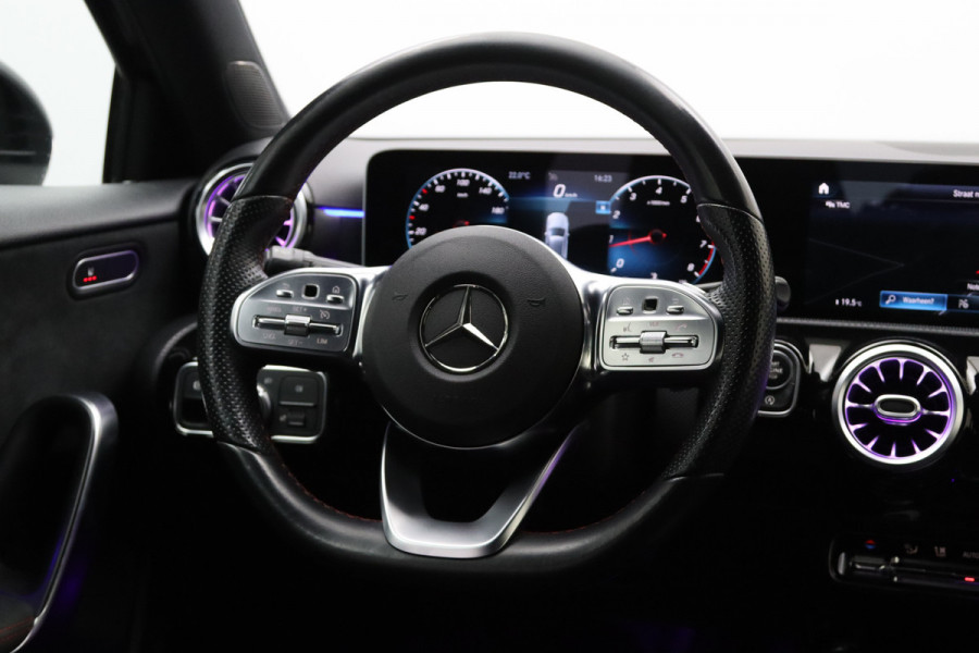 Mercedes-Benz A-Klasse 200 164 PK Automaat AMG Business Solution, Sfeerverlichting, Camera