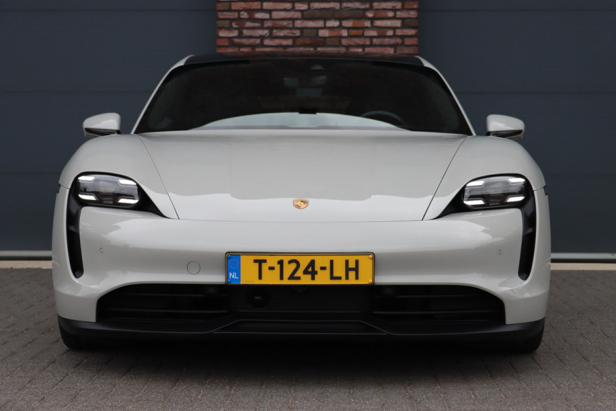 Porsche Taycan Sport Turismo 79 kWh | Achterasbesturing | Luchtvering | Sport-Chrono | ACC | Panoramadak | 18-wegs | BOSE |  Memory | Surround Camera | Verwarmd Stuurwiel |