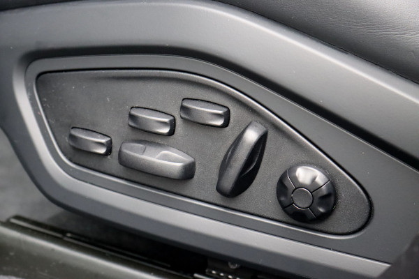 Porsche Taycan Sport Turismo 79 kWh | Achterasbesturing | Luchtvering | Sport-Chrono | ACC | Panoramadak | 18-wegs | BOSE |  Memory | Surround Camera | Verwarmd Stuurwiel |