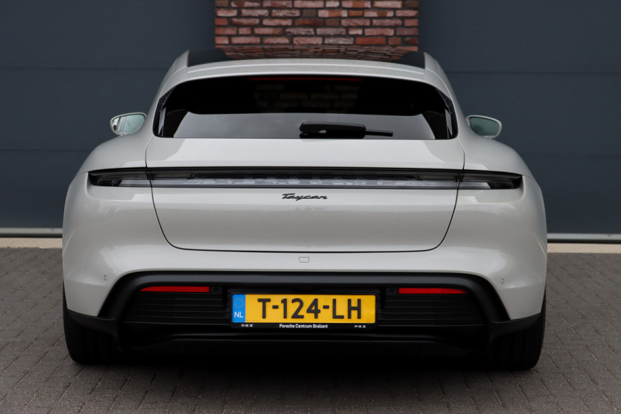 Porsche Taycan Sport Turismo 79 kWh | Achterasbesturing | Luchtvering | Sport-Chrono | ACC | Panoramadak | 18-wegs | BOSE |  Memory | Surround Camera | Verwarmd Stuurwiel |