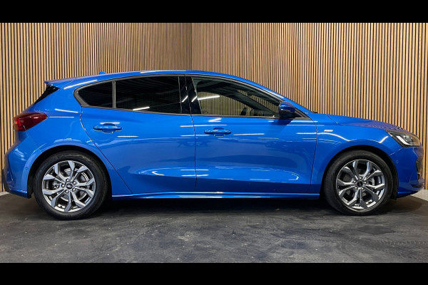 Ford Focus 1.0 EcoBoost Hybrid ST Line||CARPLAY/ANDROID|STOEL+STUURVERW|CAMERA|CLIMATE+CRUISE CONTROL|NAVIGATIE|1e EIG|NL-AUTO|NAP