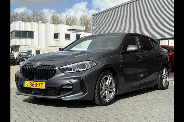 BMW 1-serie 118i Business Edition Plus 136pk Automaat | M Pakket | Navi | Stoelverwarming | PDC |