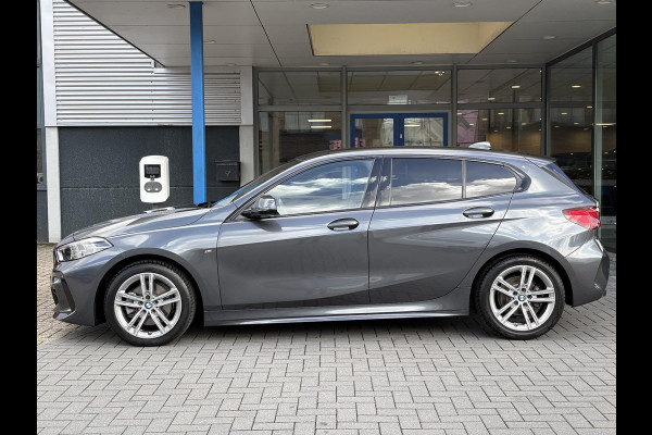 BMW 1-serie 118i Business Edition Plus 136pk Automaat | M Pakket | Navi | Stoelverwarming | PDC |