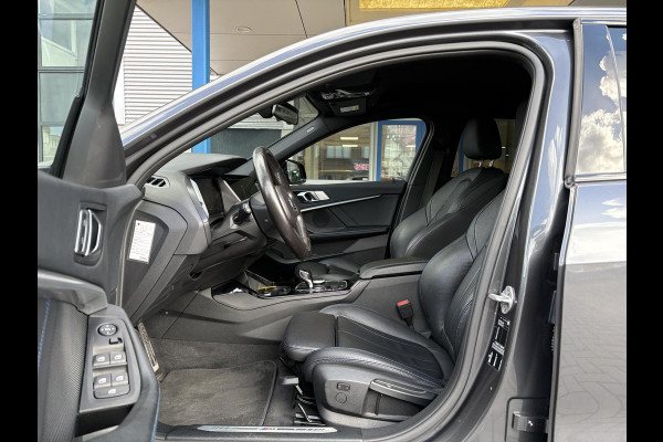 BMW 1-serie 118i Business Edition Plus 136pk Automaat | M Pakket | Navi | Stoelverwarming | PDC |