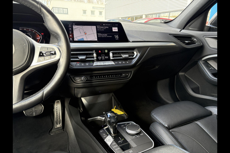 BMW 1-serie 118i Business Edition Plus 136pk Automaat | M Pakket | Navi | Stoelverwarming | PDC |