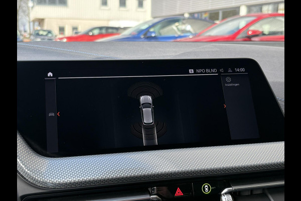 BMW 1-serie 118i Business Edition Plus 136pk Automaat | M Pakket | Navi | Stoelverwarming | PDC |